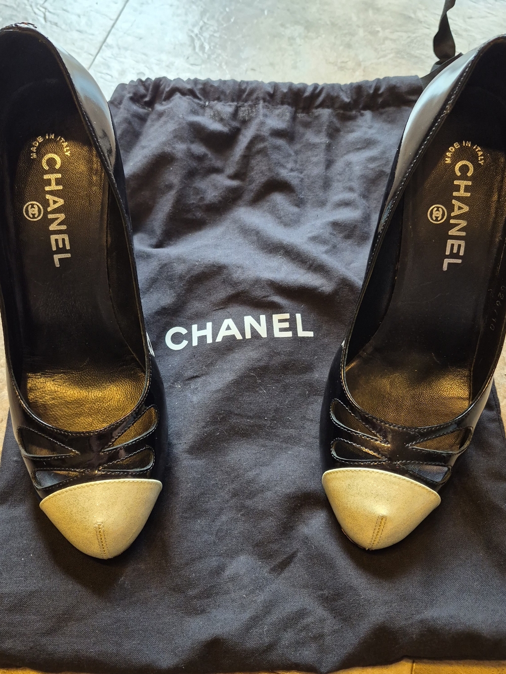 CHANEL Black Patent Pumps with Gold Cap Toe - Picture 5 of 10